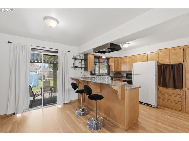 12519 Se ELLIS St, Portland, OR 97236