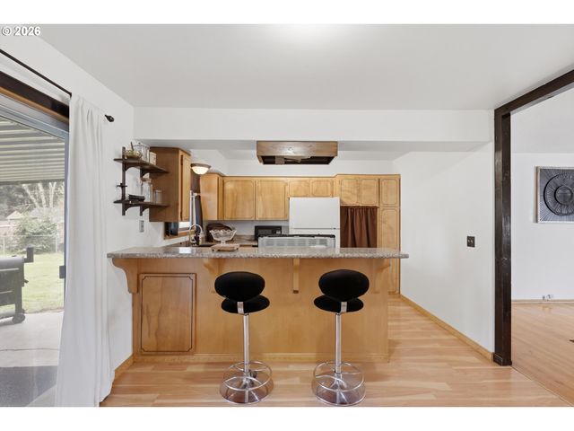 12519 Se ELLIS St, Portland, OR 97236