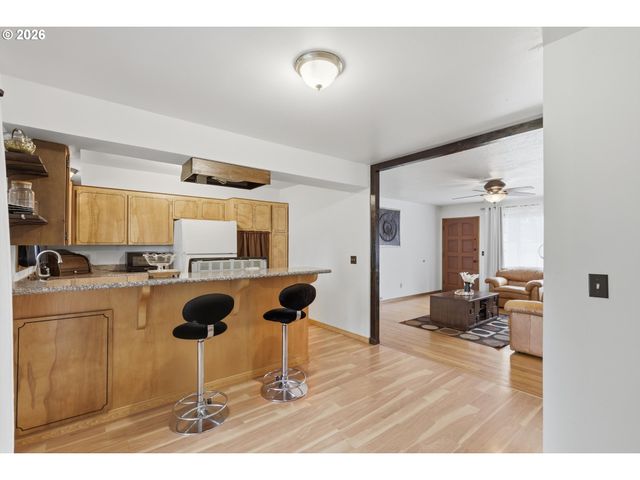 12519 Se ELLIS St, Portland, OR 97236