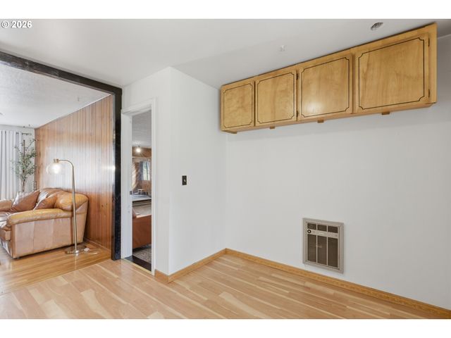 12519 Se ELLIS St, Portland, OR 97236