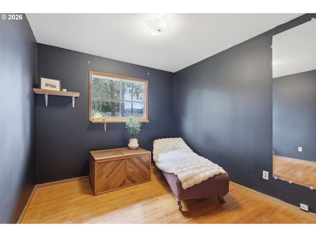 12519 Se ELLIS St, Portland, OR 97236