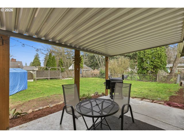 12519 Se ELLIS St, Portland, OR 97236