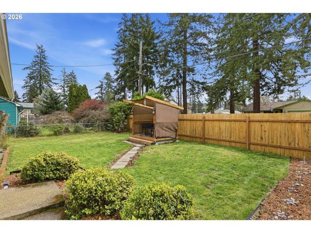 12519 Se ELLIS St, Portland, OR 97236