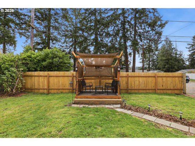 12519 Se ELLIS St, Portland, OR 97236