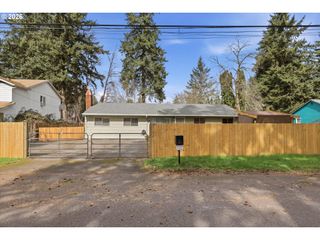 12519 Se ELLIS St, Portland, OR 97236