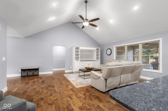 737 Enos Road, Seymour, IN 47274