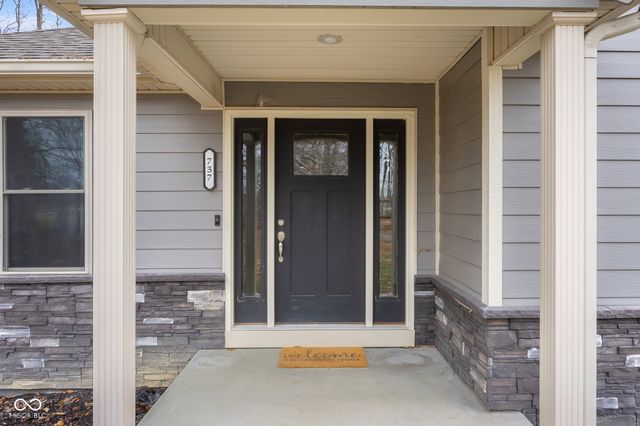 737 Enos Road, Seymour, IN 47274