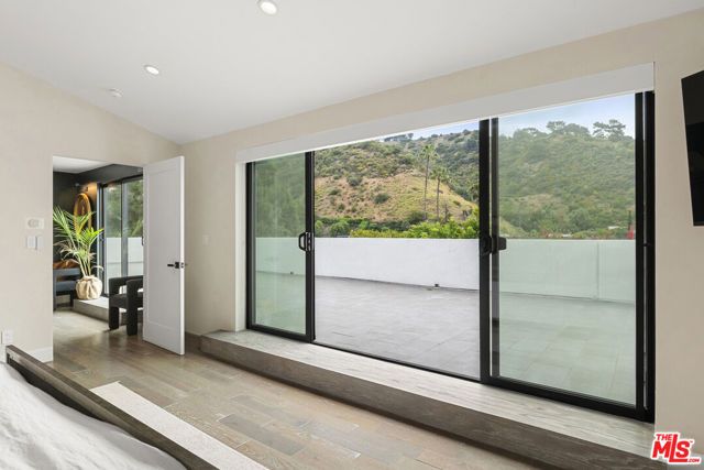 1739 San Ysidro Drive, Beverly Hills, CA 90210