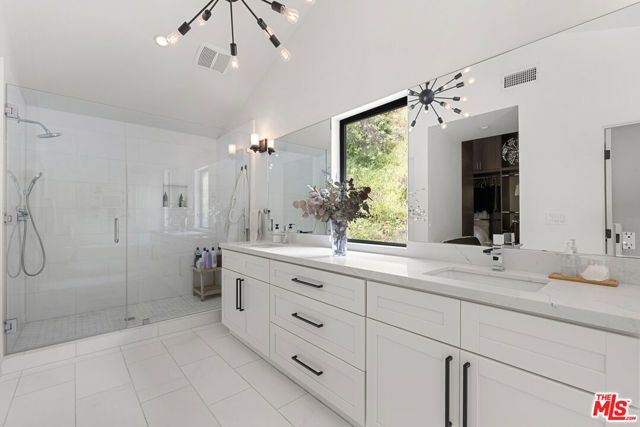 1739 San Ysidro Drive, Beverly Hills, CA 90210