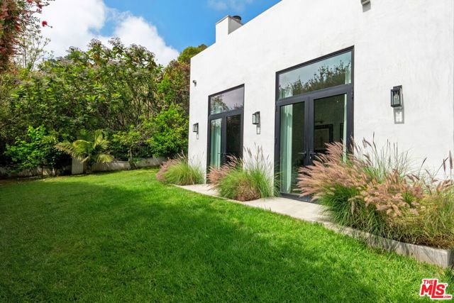 1739 San Ysidro Drive, Beverly Hills, CA 90210