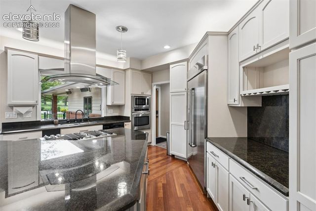 1670 Hill Circle, Colorado Springs, CO 80904