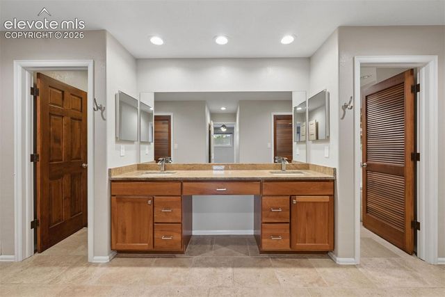 1670 Hill Circle, Colorado Springs, CO 80904
