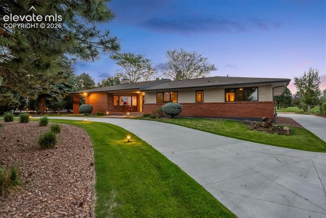 1670 Hill Circle, Colorado Springs, CO 80904