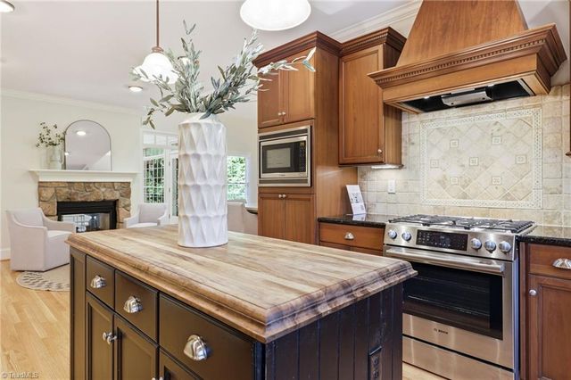 3940 White Hawk Lane, Winston-salem, NC 27106