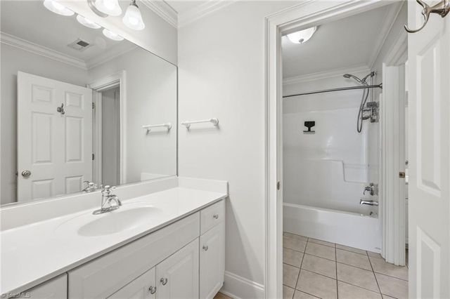3940 White Hawk Lane, Winston-salem, NC 27106