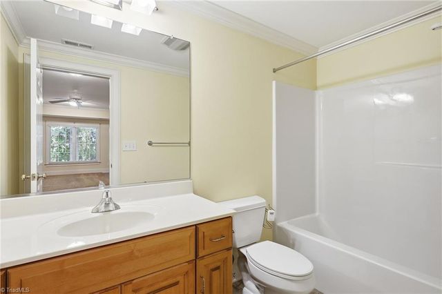 3940 White Hawk Lane, Winston-salem, NC 27106