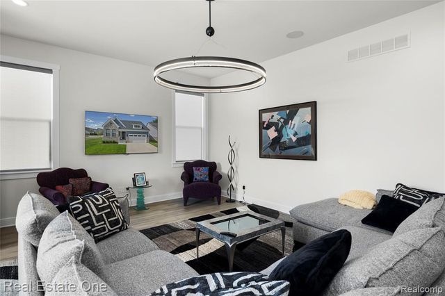 7656 Dunlap Court, West Bloomfield, MI 48322