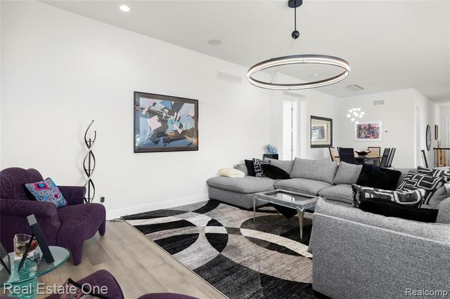 7656 Dunlap Court, West Bloomfield, MI 48322
