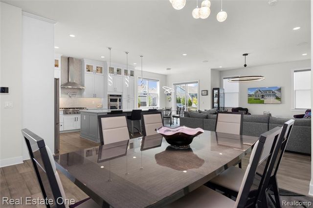 7656 Dunlap Court, West Bloomfield, MI 48322