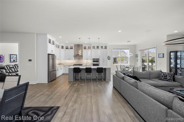 7656 Dunlap Court, West Bloomfield, MI 48322