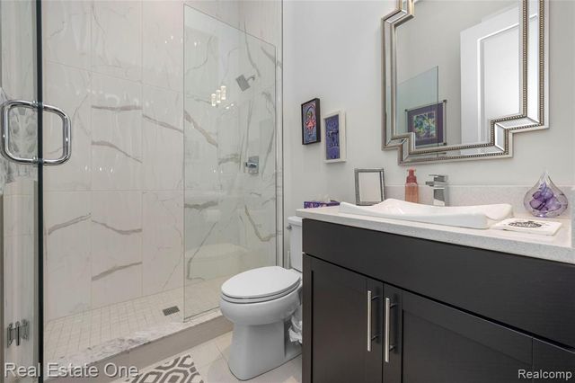 7656 Dunlap Court, West Bloomfield, MI 48322
