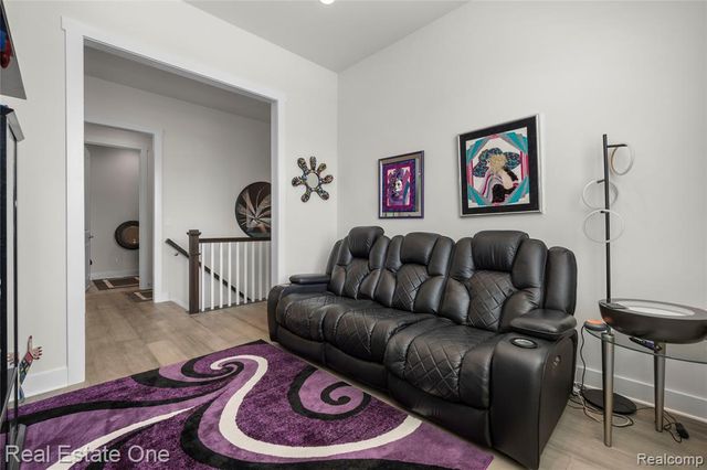 7656 Dunlap Court, West Bloomfield, MI 48322
