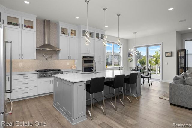 7656 Dunlap Court, West Bloomfield, MI 48322