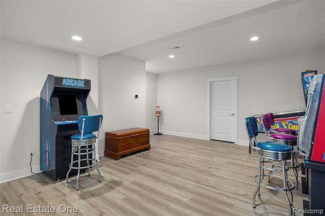 7656 Dunlap Court, West Bloomfield, MI 48322