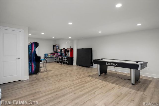 7656 Dunlap Court, West Bloomfield, MI 48322