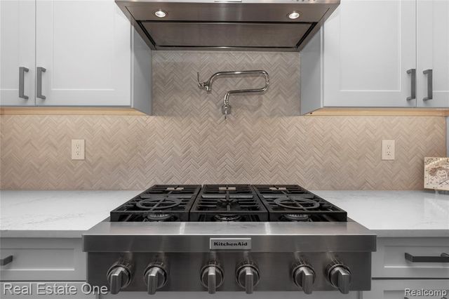 7656 Dunlap Court, West Bloomfield, MI 48322