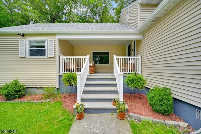 22 Elizabeth Rd, West Milford Twp., NJ 07421