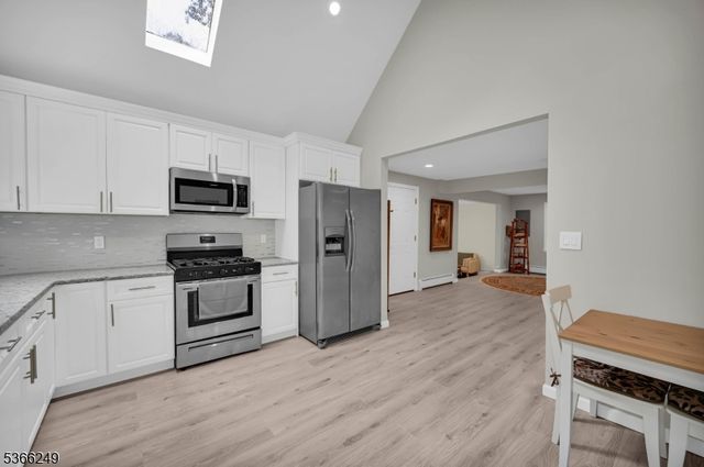 22 Elizabeth Rd, West Milford Twp., NJ 07421