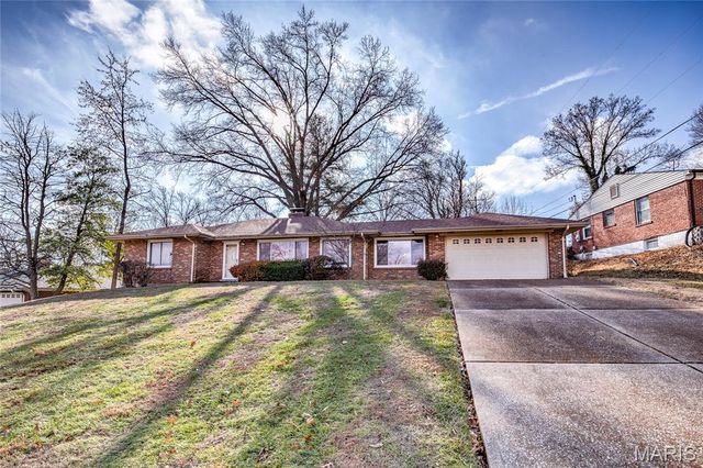 18 Cardigan Drive, Ferguson, MO 63135