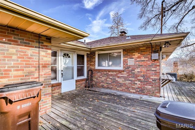 18 Cardigan Drive, Ferguson, MO 63135