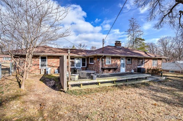 18 Cardigan Drive, Ferguson, MO 63135