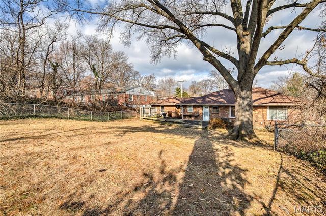 18 Cardigan Drive, Ferguson, MO 63135