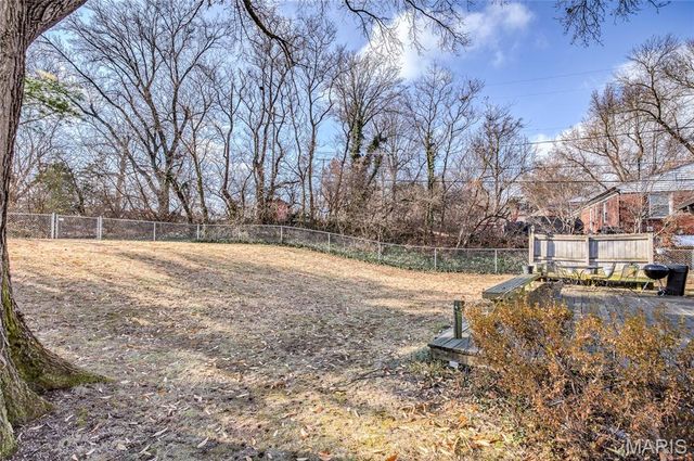 18 Cardigan Drive, Ferguson, MO 63135