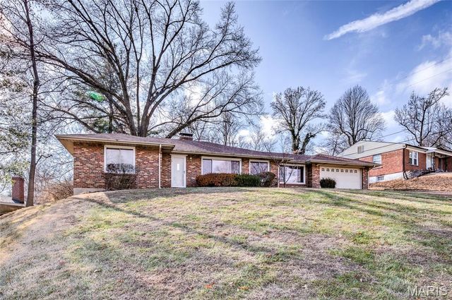 18 Cardigan Drive, Ferguson, MO 63135