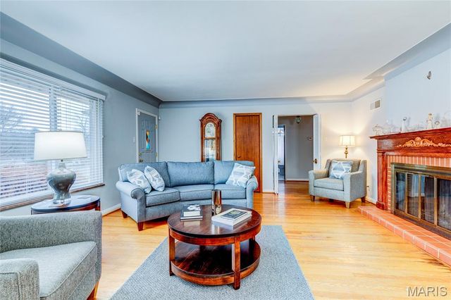 18 Cardigan Drive, Ferguson, MO 63135