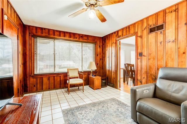 18 Cardigan Drive, Ferguson, MO 63135