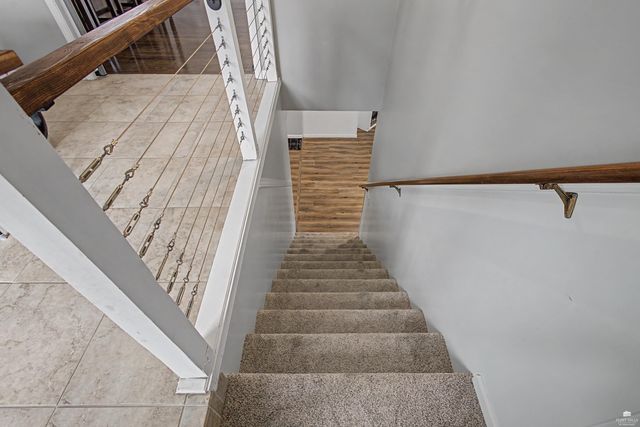 3209 Windgate Cir, Manhattan, KS 66503