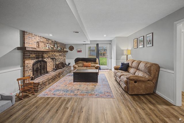 3209 Windgate Cir, Manhattan, KS 66503