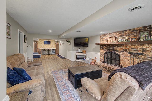 3209 Windgate Cir, Manhattan, KS 66503