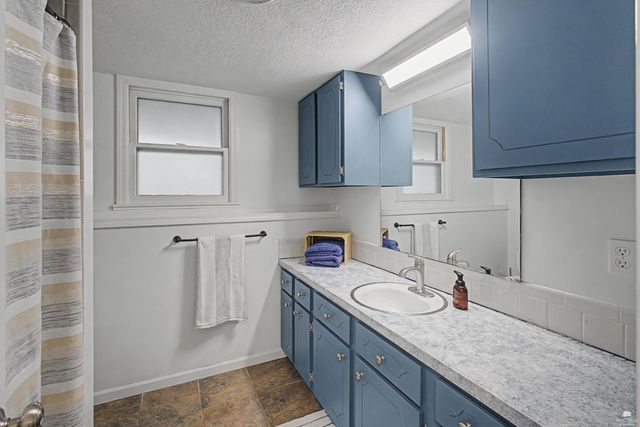 3209 Windgate Cir, Manhattan, KS 66503