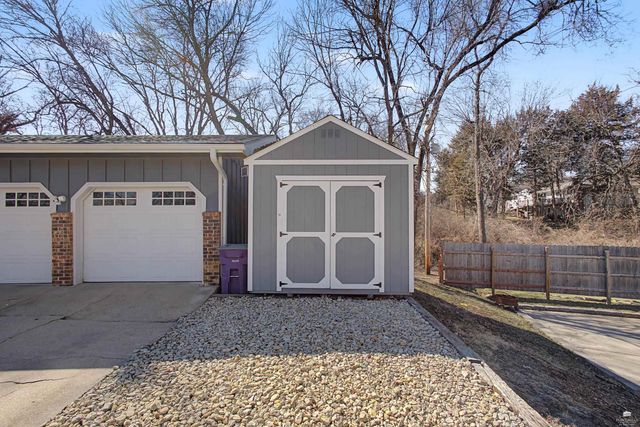 3209 Windgate Cir, Manhattan, KS 66503