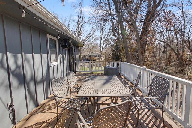 3209 Windgate Cir, Manhattan, KS 66503