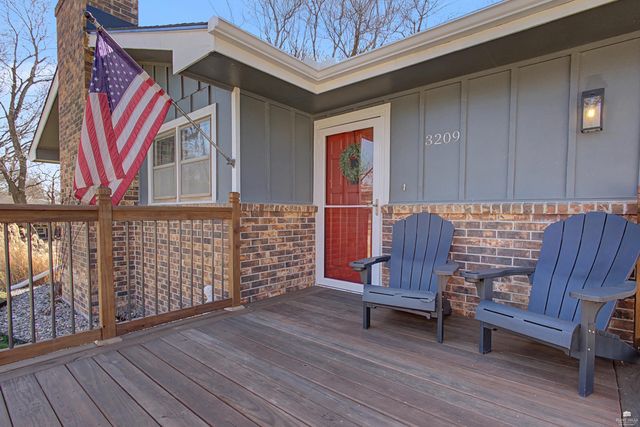 3209 Windgate Cir, Manhattan, KS 66503