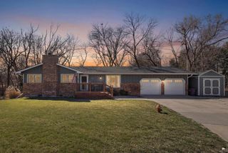 3209 Windgate Cir, Manhattan, KS 66503