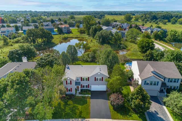 402 Hubbard Lane, Lake Villa, IL 60046