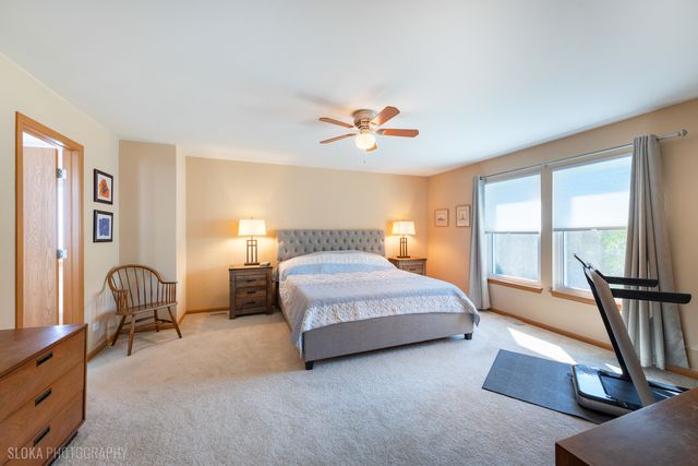 402 Hubbard Lane, Lake Villa, IL 60046